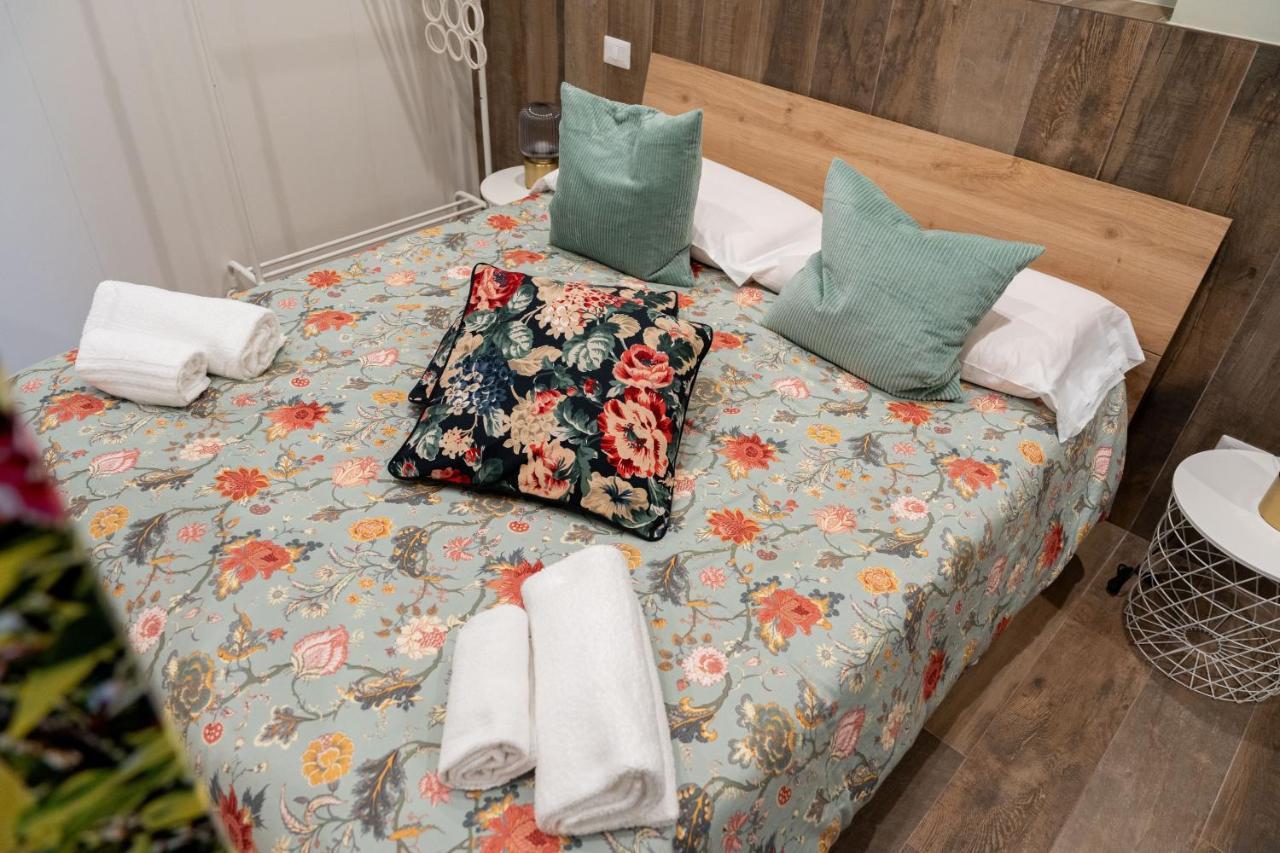 Bed and Breakfast Palazzo Nicolaus Del Lungomare Bari Esterno foto